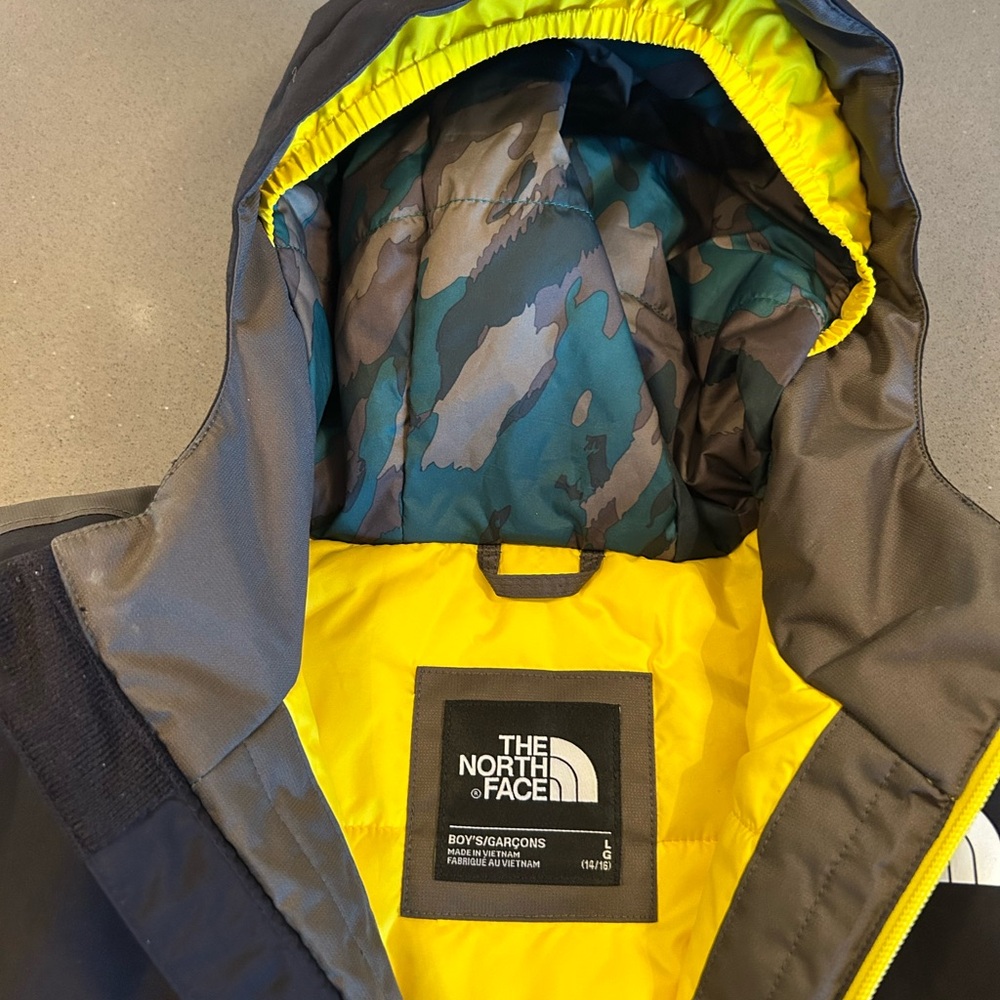 The North Face Black and Yellow Hooded Jacket - Picture 3 of 6